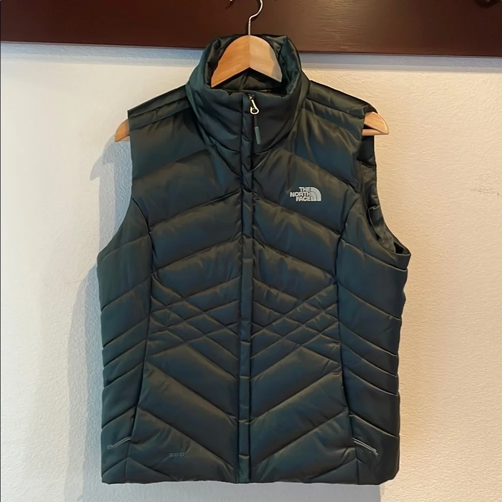The North Face NWOT Puffer Vest, Emerald Green, Woman’s, 550 Down Fill, Size L - Picture 1 of 13